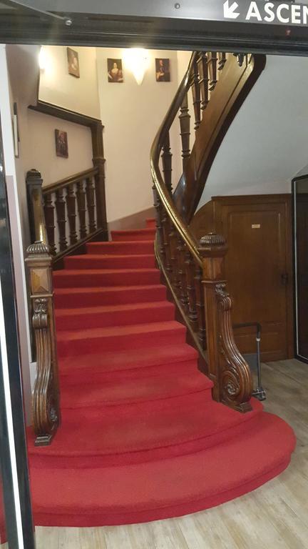 Logis Hotel Des Bourbons มงต์ลูซง ภายนอก รูปภาพ